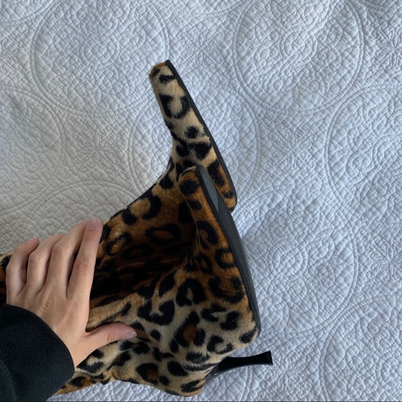 Custom Made Immaculate Italian Cheetah Print Boots - Picture 5 of 9